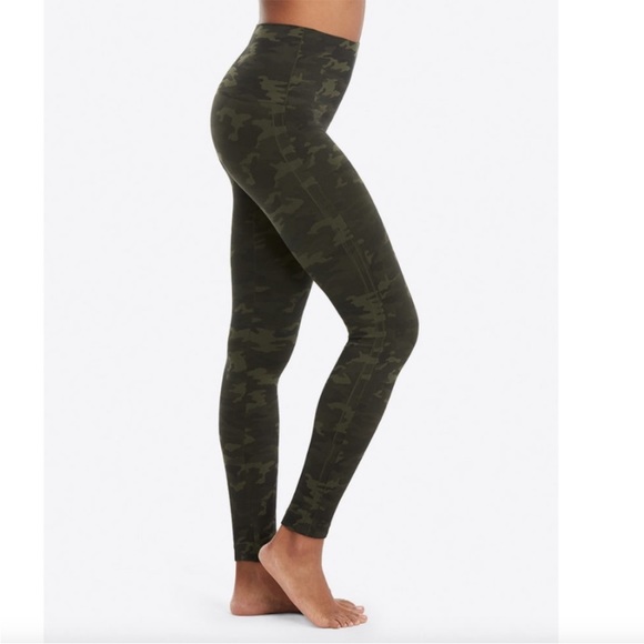 NWT SPANX Green Camo Look at Me Now Seamless Legging S 🟢 - Picture 2 of 9